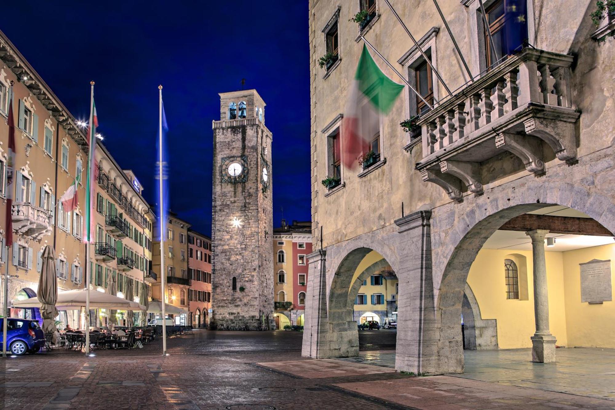 Residenza Rocca Del Lago 2 - Happy Rentals Riva del Garda Exteriör bild